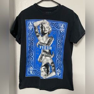 Marylin tshirt with distressed look